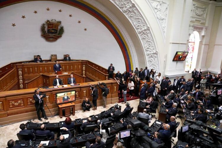 Juan Guaidó, dirige una sesión de la Asamblea Nacional
