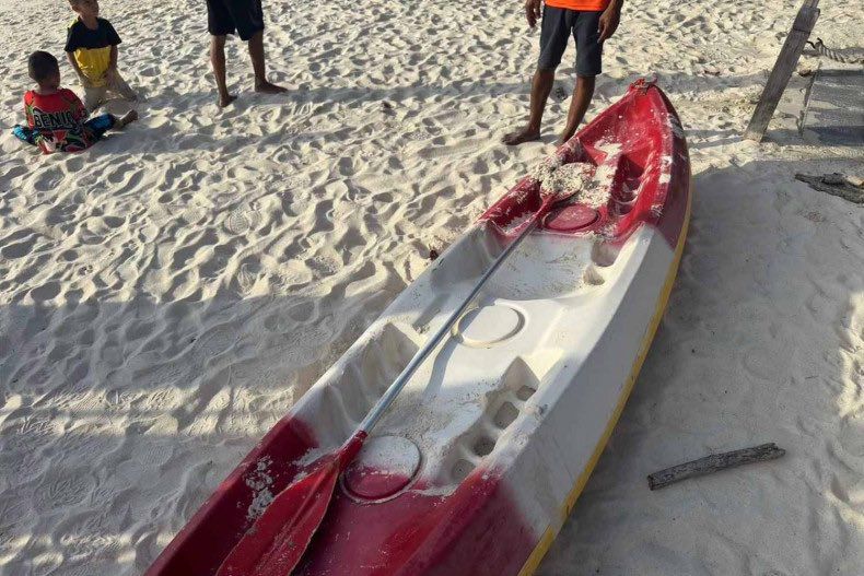 Kayak que presuntamente fue usado para ocultar el cuerpo de Edwin Arrieta. Foto: Extraída de Twitter