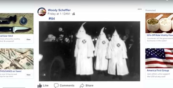 En la publicidad en broma, Facebook muestra avisos posibles alrededor de una publicación que muestra la foto de miembros de la organización racista Ku Klux Klan.