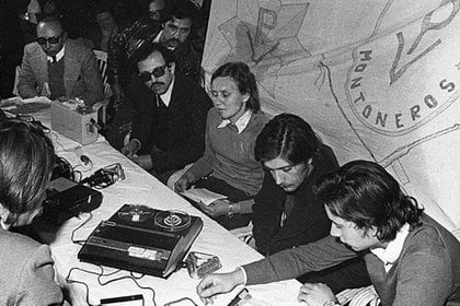Ricardo Haidar, María Antonia Berger y Alberto Camps en una conferencia de prensa tras recuperar la libertad en 1973