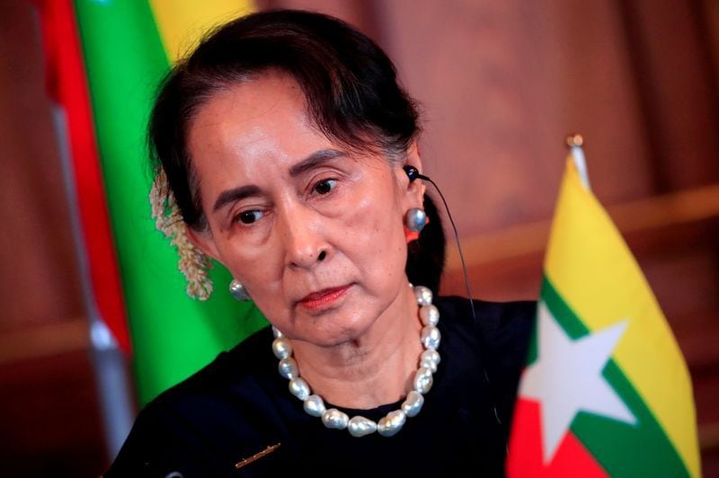 FOTO DE ARCHIVO: Aung San Suu Kyi, de Myanmar, asiste a la conferencia de prensa conjunta de la Reunión de la Cumbre Japón-Mekong en la Casa de Huéspedes del Palacio de Akasaka en Tokio, Japón 9 de octubre de 2018. Franck Robichon/Pool vía Reuters