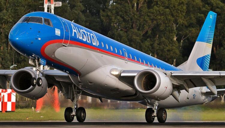 Un avión de Austral Líneas Aéreas 