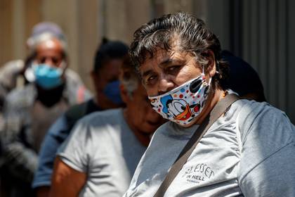 Reparto de comida comunitaria en Ciudad de México EFE/Jose Mendez 