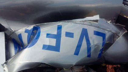 Los restos del helicóptero tras el accidente (Foto: DNISalta.com)