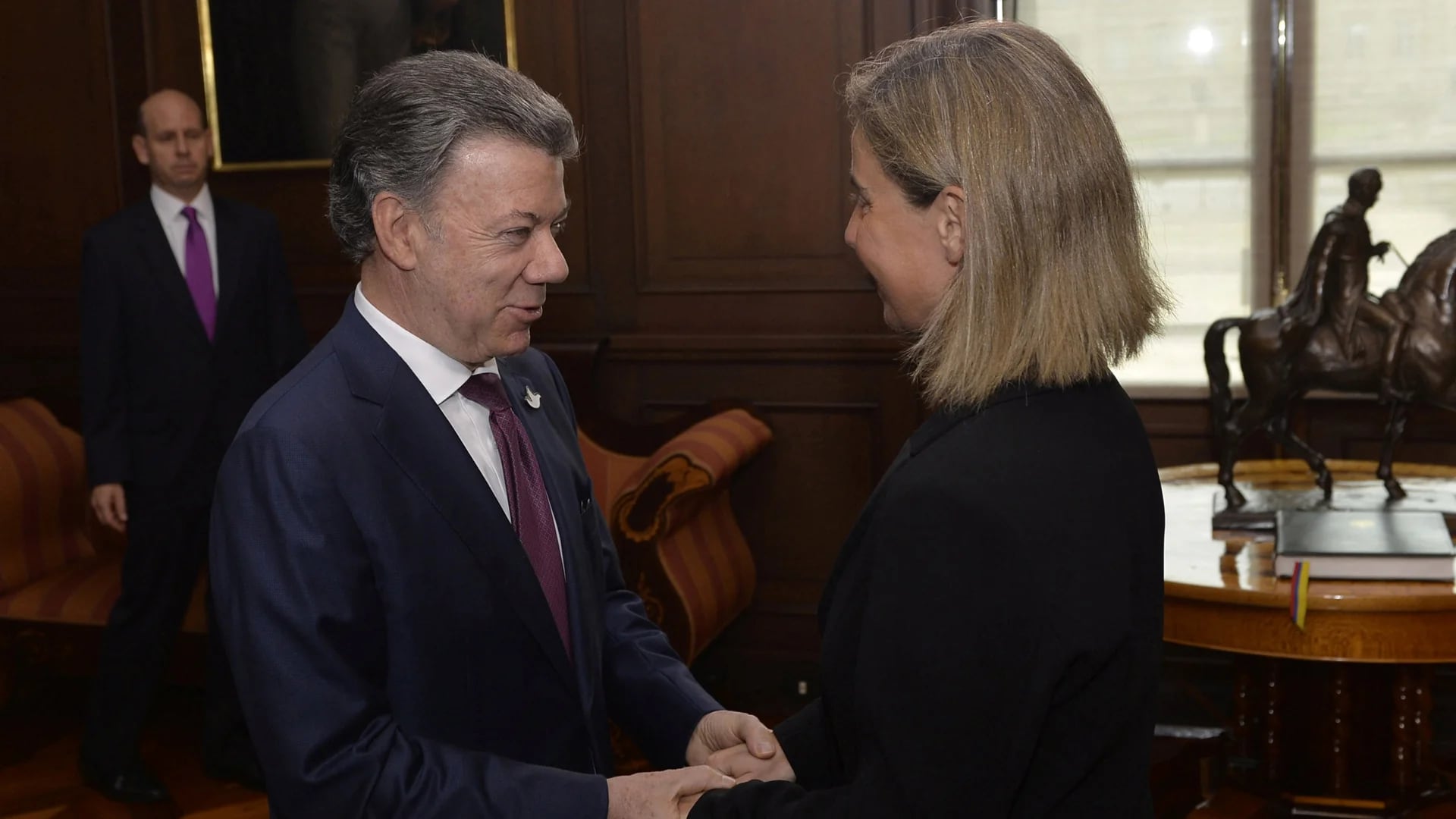 El presidente de Colombia con la jefa de la diplomacia europea, Federica Mogherini
