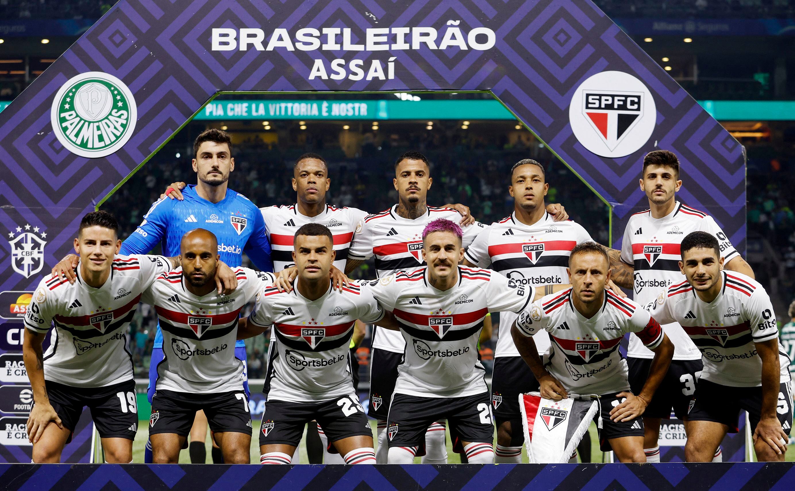 Este fue el equipo de São Paulo ante Palmeiras el 25 de octubre de 2023, con James Rodríguez como titular - crédito Amanda Perobelli/REUTERS