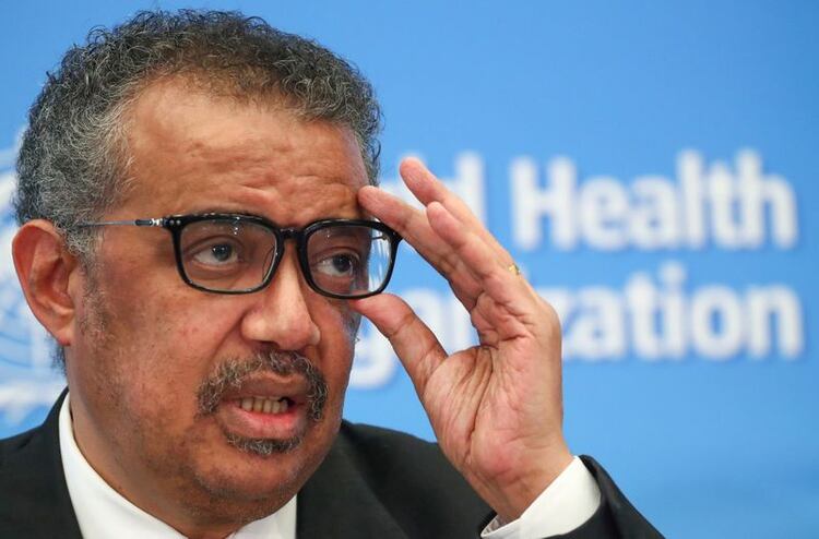 Imagen de archivo del director general de la Organización Mundial de la Salud, Tedros Adhanom Ghebreyesus, durante una conferencia de prensa sobre el coronavirus, en Ginebra, Suiza, Febrero 11, 2020. REUTERS/Denis Balibouse/