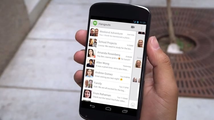 Google Hangouts permite hacer videollamadas de hasta 10 personas.