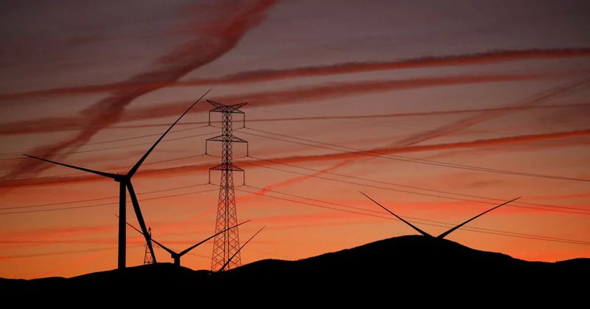 Spain sells almost 13.5% of its electricity production abroad with the lowest wholesale price