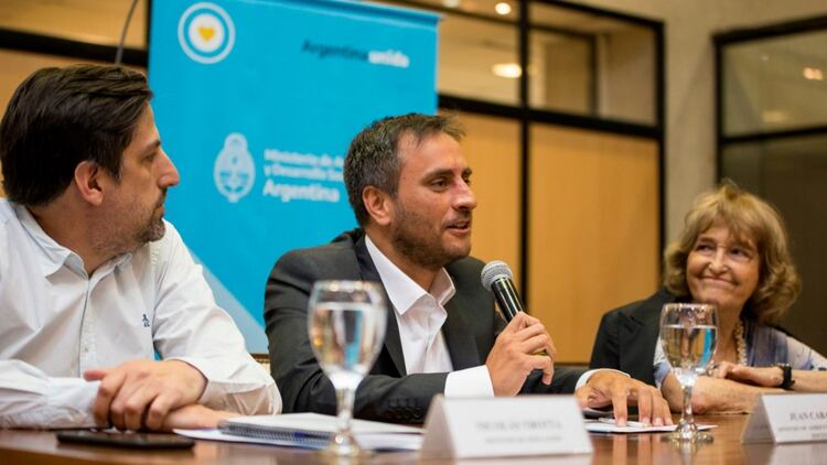 Juan Cabandié prepara un proyecto de ley de educación ambiental con Trotta y Puiggrós