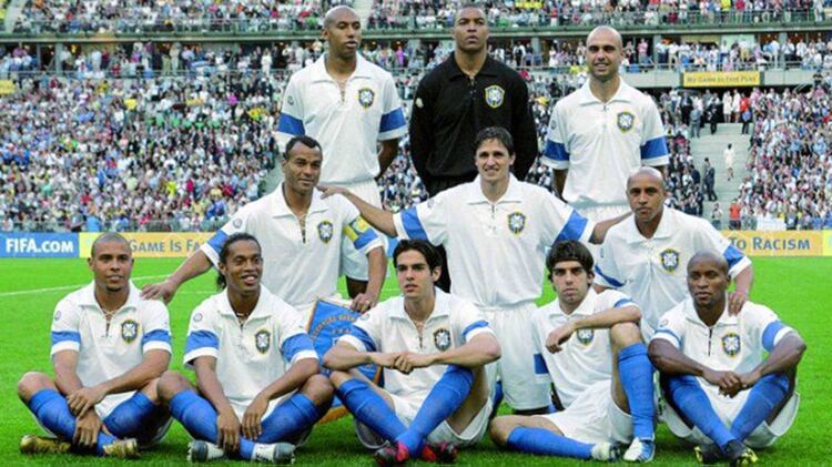La selección brasileña jugó con una camiseta blanca en un amistoso ante Francia