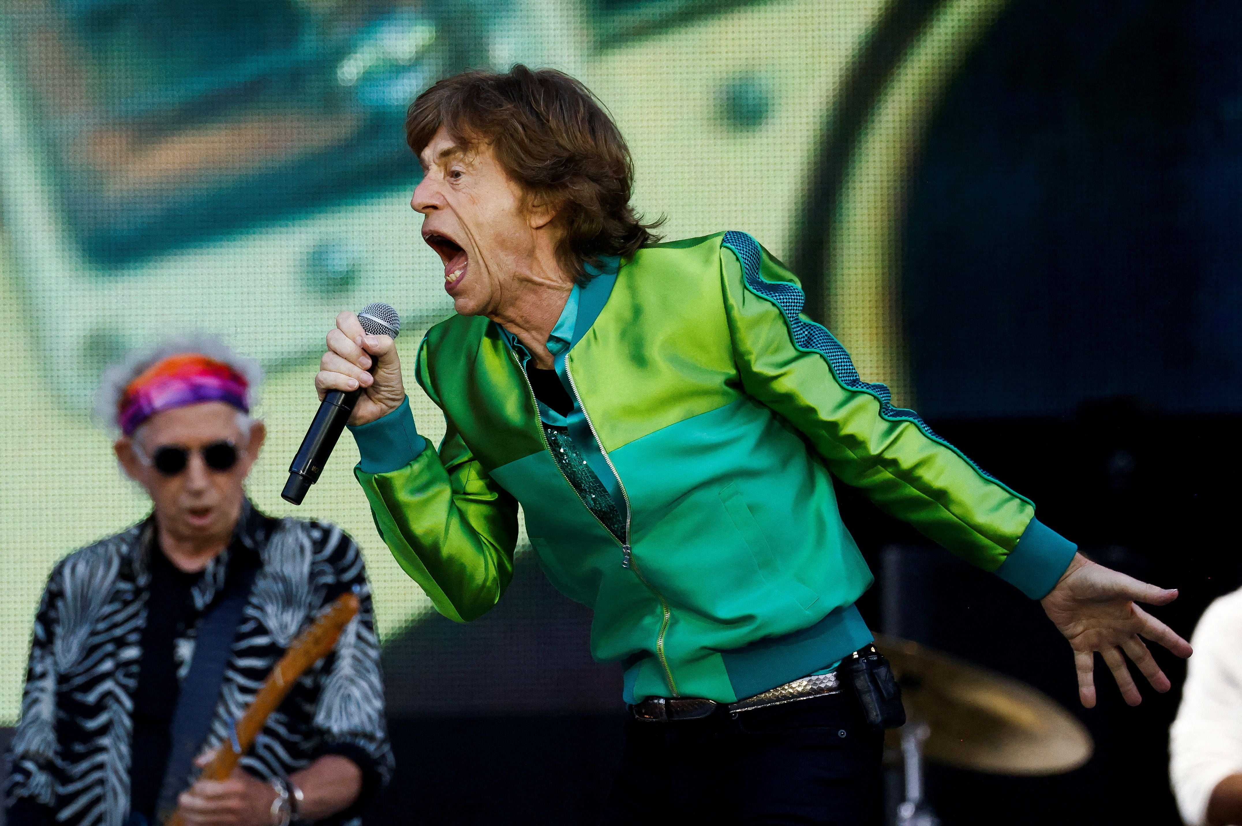 Mick Jagger y Keith Richards actúan en Bruselas, Bélgica en 2022. (REUTERS/Yves Herman)