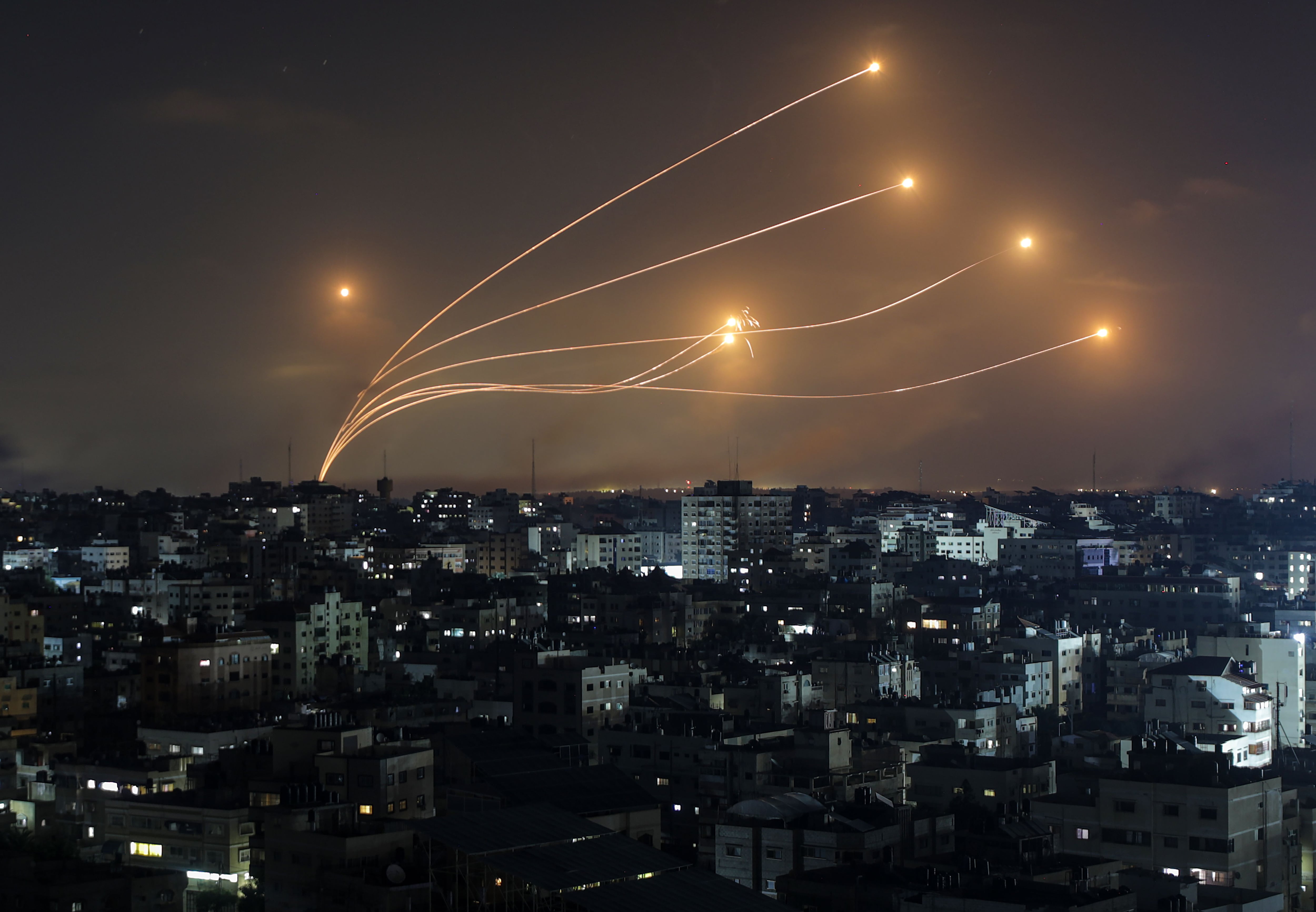 La Cúpula de Hierro israelí intercepta los misiles lanzados desde la Franja de Gaza (EFE)
