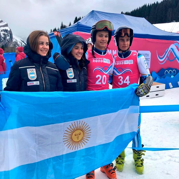 Los cuatro representantes del esquí alpino argentino en su primer día de acción en los Juegos Olímpicos de la Juventud de Invierno (Twitter: @FasaTeam)