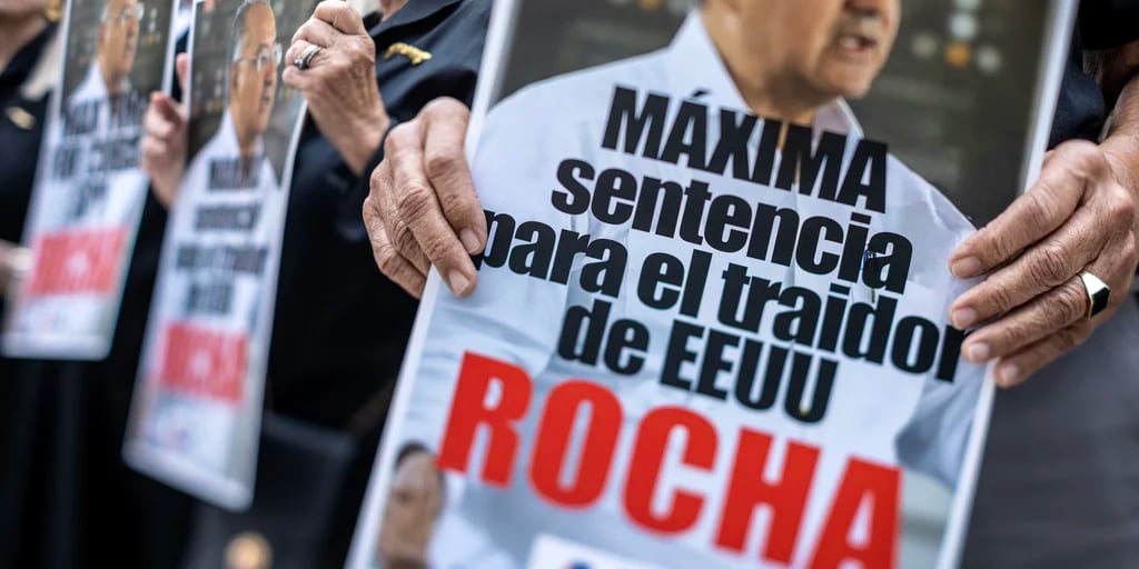 Los detalles de la condena de Rocha, el diplomático de EEUU que espiaba para Cuba: por qué hay partes del caso que permanecerán en secreto