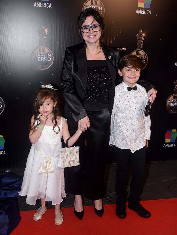 Gisela Marziotta, junto a sus hijos 