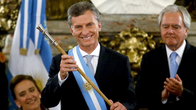 En 2015, Federico Pinedo le entregó el bastón a Mauricio Macri
