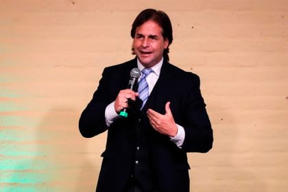 Lacalle Pou habÃ­a dicho que querÃ­a que se radiquen 100.000 argentinos en Uruguay