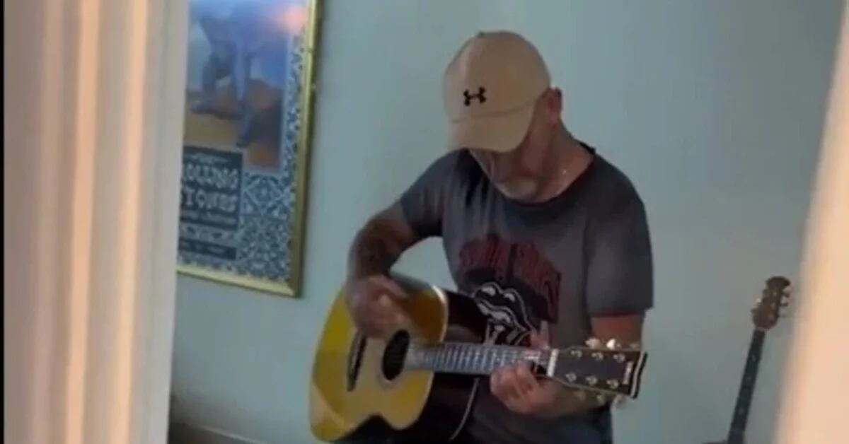 Rolo Sartorio posted a video trying to play the guitar, after suffering a traffic accident