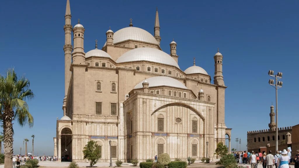 Esta mezquita es una de las atracciones más importantes a nivel turístico e histórico de Egipto