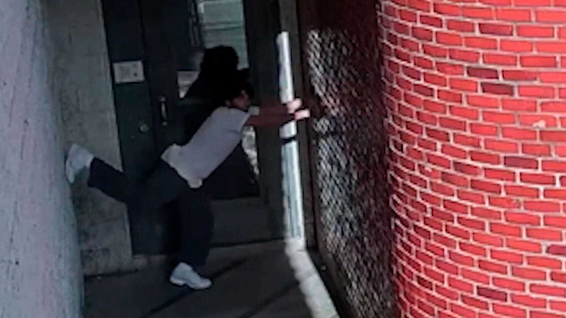 Cavalcante inicia su fuga desde el patio