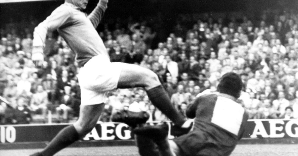 World Cup top scorer Just Fontaine dies