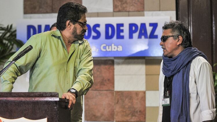 Iván Márquez y Jesús Santrich durante las conversaciones de Paz en La Habana, Cuba. 