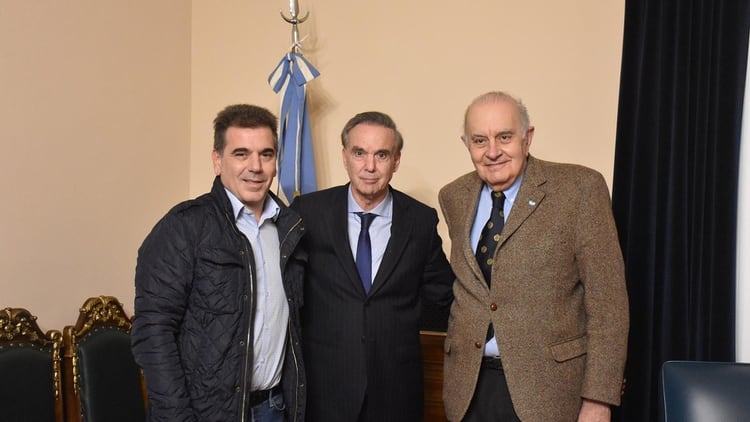 Alberto Asseff, el ex integrante de Unite, junto a Cristian Ritondo y Miguel Ángel Pichetto, en su desembarco en Cambiemos