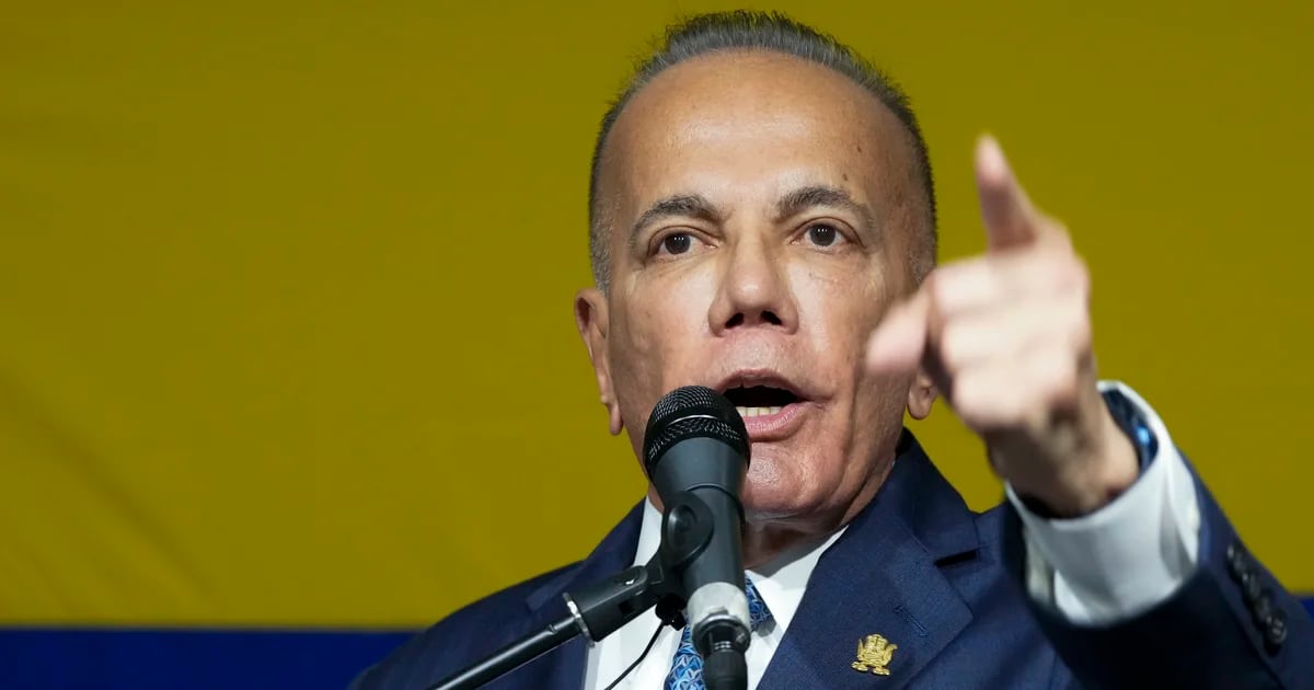 Despite the criticism, Manuel Rosales defended his last-minute candidacy for the presidency of Venezuela