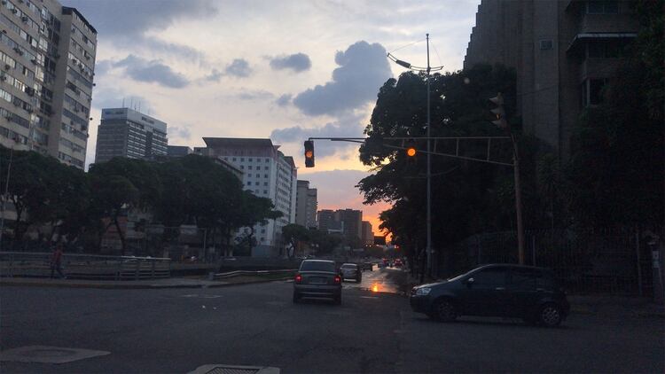 La avenida Libertador, de Caracas, una habitual referencia para las prostitutas que se ha vuelto cada vez más peligrosa