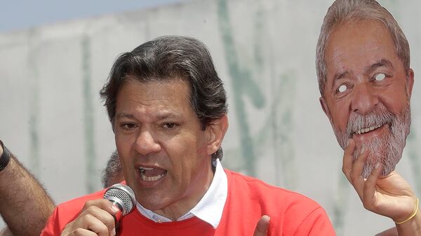 Fernando Haddad y el desafío de reemplazar a Lula como candidato del PT (AP)