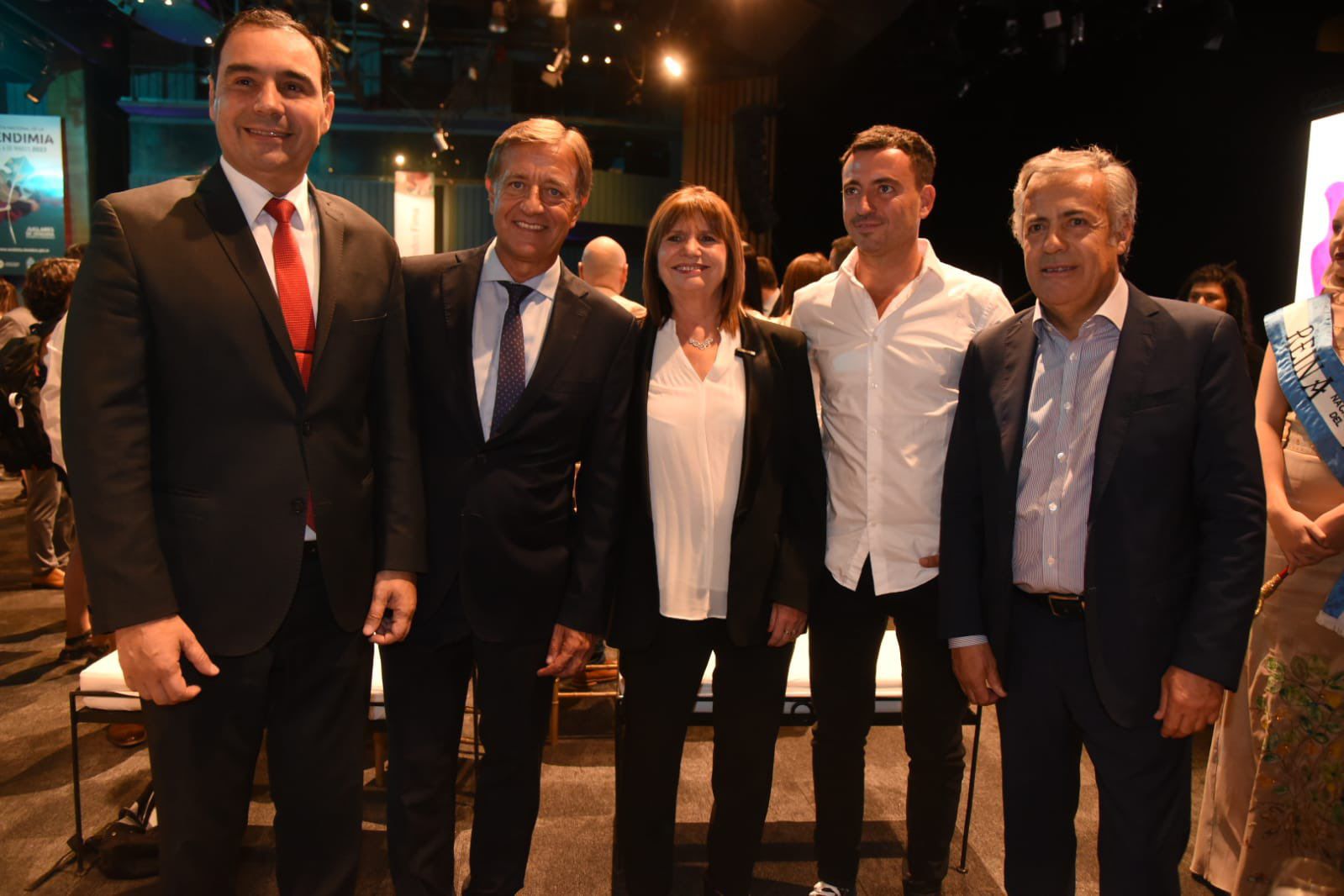 Gustavo Valdés, Rodolfo Suárez, Patricia Bullrich, Rodrigo de Loredo y Alfredo Cornejo, en la Fiesta de la Vendimia