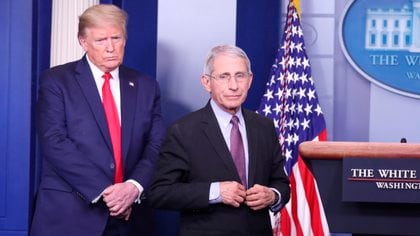 El presidente de EE.UU., Donald Trump, junto a Fauci, en una de las conferencias de prensa que compartieron en la Casa Blanca
