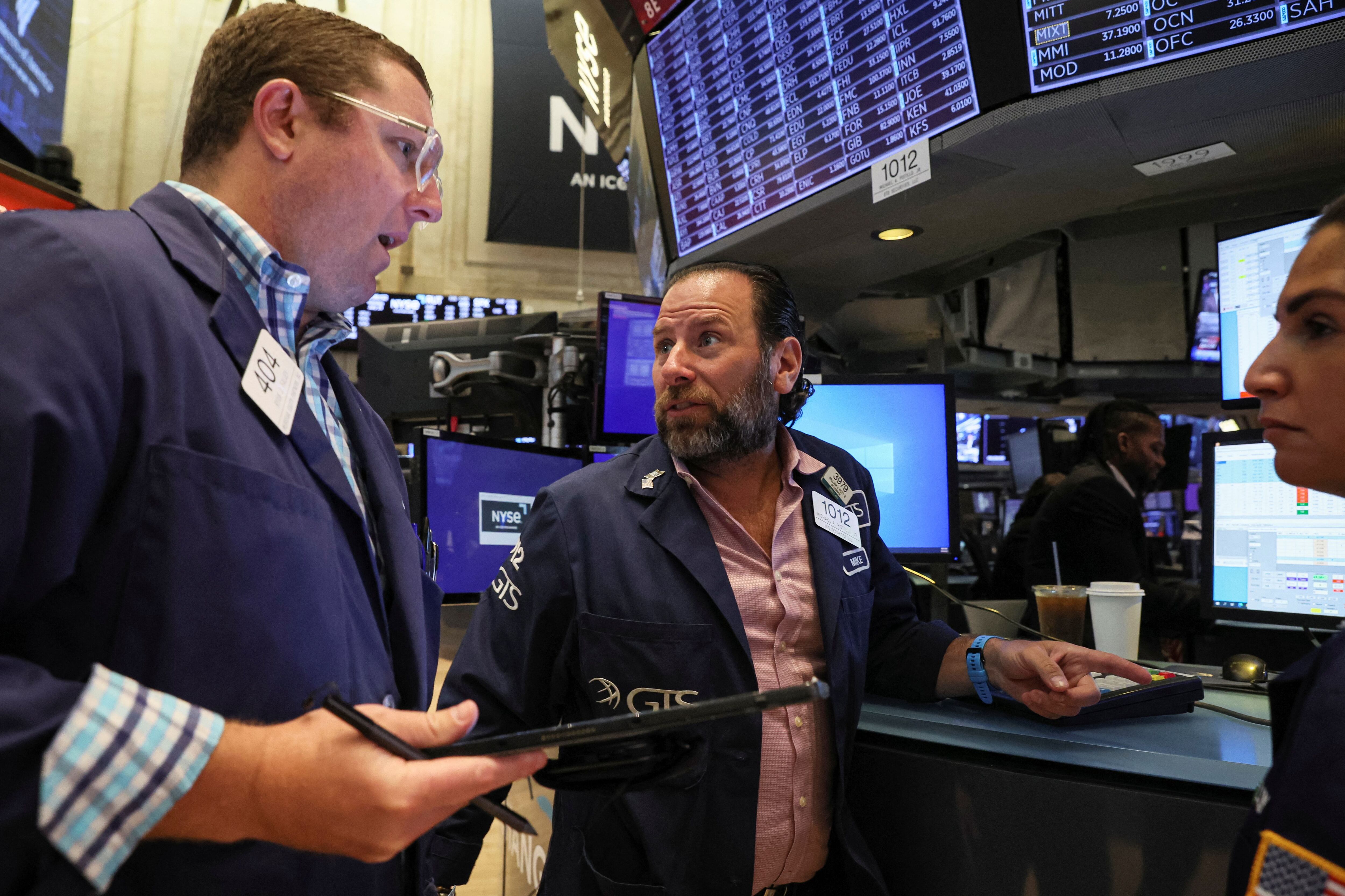 Wall Street opera volátil en julio, tras un primer semestre muy negativo.