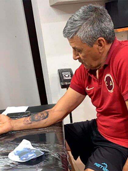 El entrenador de Argentino de Quilmes y la tinta del Diez