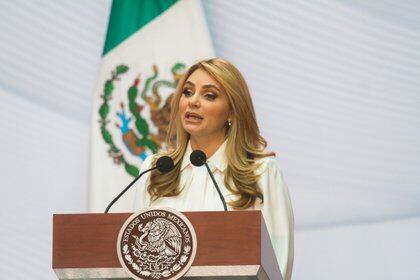 Angélica Rivera fue primera dama en México durante el gobierno de Peña Nieto, entre 2012 y 2018. En ese momento, su estilo era sobrio, clásico y elegante (Foto: roomscuro.com)
