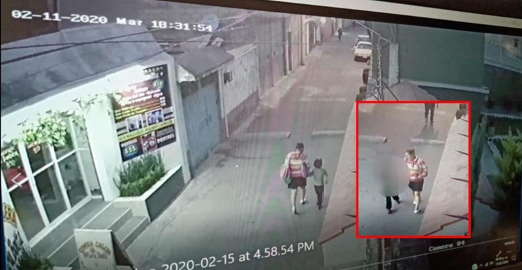 Los videos de cámaras de seguridad captaron a la mujer que se llevó a la pequeña 