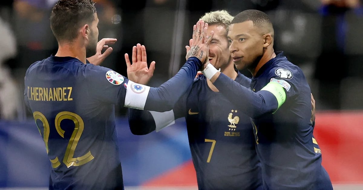 La France a battu Gibraltar 14-0 et battu un record de qualification pour le Championnat d'Europe
