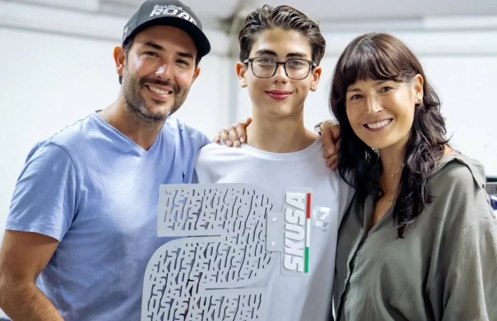 Sebastián Martínez y Kathy Saénz mostraron su orgullo por los logros de su hijo piloto