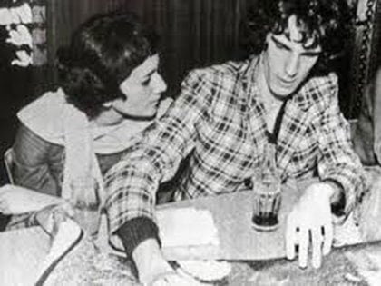 Spinetta junto a Cristina Bustamante, la "muchacha ojos de papel"