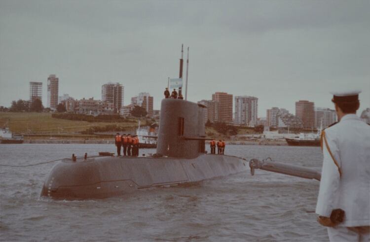 La historia del submarino ARA Santa Cruz: un encuentro en el Canal de la Mancha, un arma secreta y el viaje final hacia Mar del Plata ARA-Santa-Cruz-1