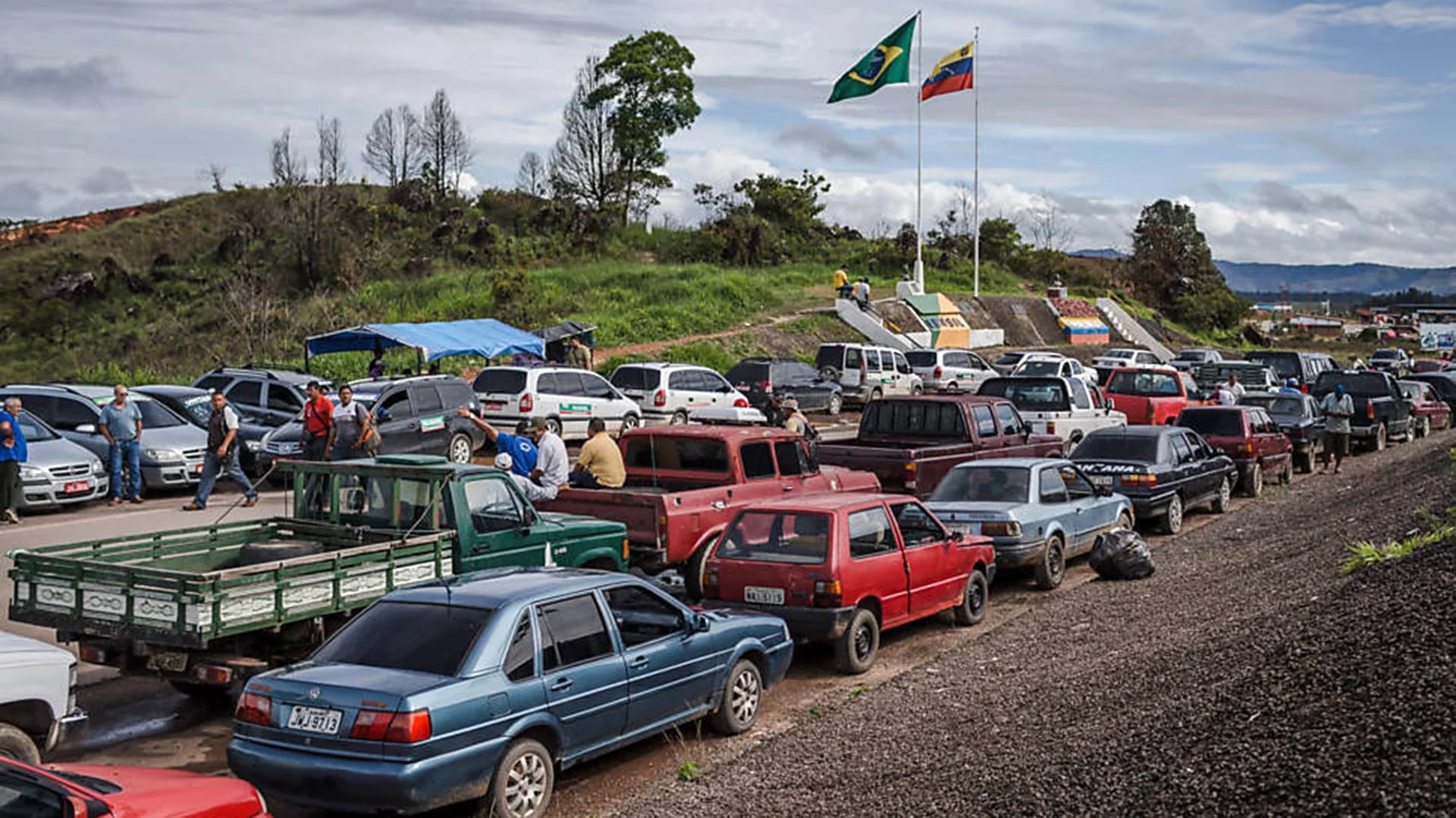 Miles de venezolanos cruzaron al estado brasileño de Roraima en busca de alimentos. Por la escasez en su país, no son pocos los que eligen atravesar las fronteras (Avener Prado/Folhapress)