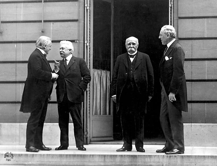 El “Concejo de los Cuatro” reunido en París: Lloyd George (Reino Unido), Vittorio Emanuele Orlando (Italia), Georges Clemenceau (Francia) y Woodrow Wilson (EEUU) (U.S. Signal Corps)