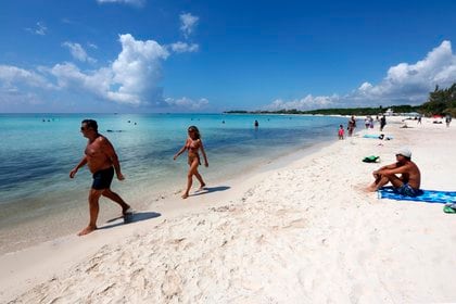 Playa del Carmen está considerado el corazón de la Riviera Maya y cuenta con 16 playas pública aunque solo han sido abiertas las tres que tienen el distintivo internacional Blue Flag (Foto: EFE)
