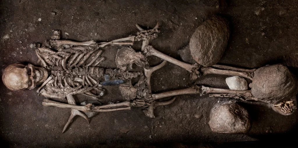 Uno de los esqueletos encontrados del período mesolítico (Robert Clark)