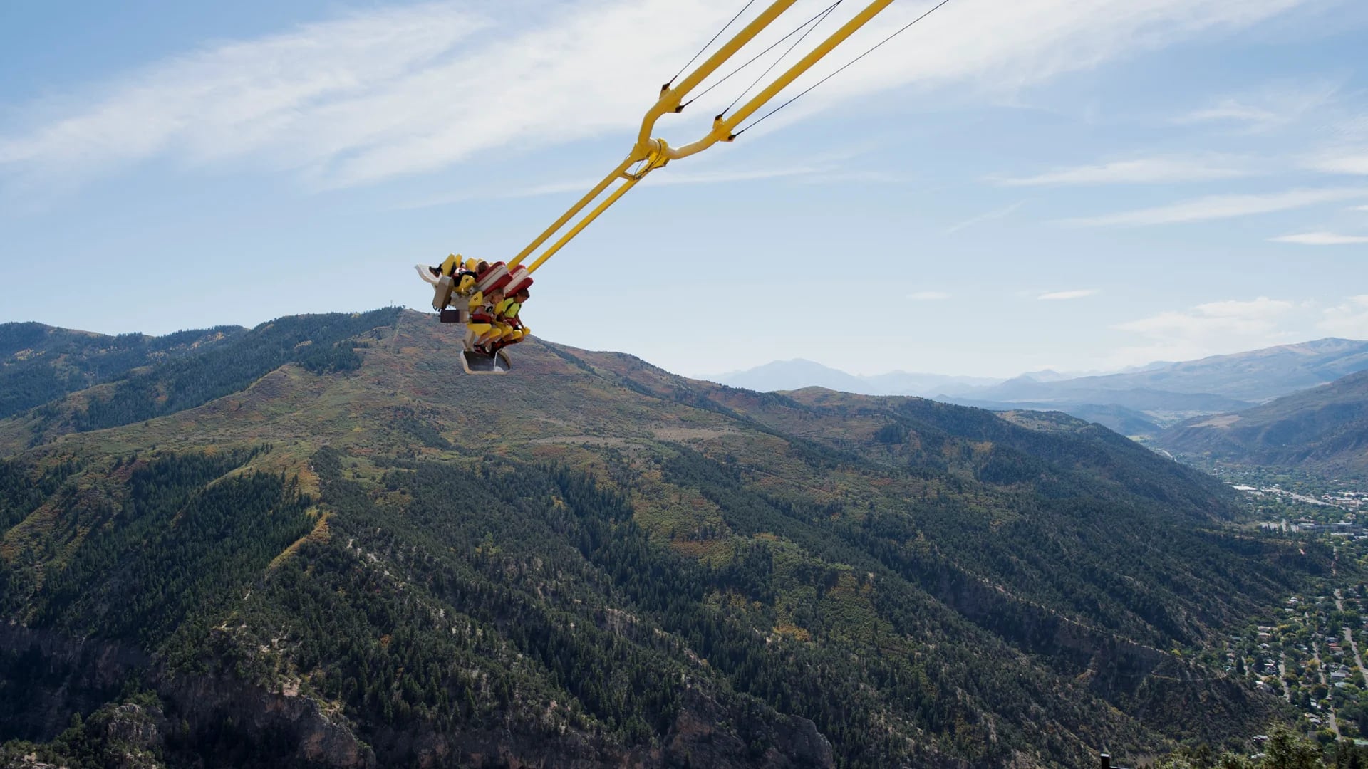 La compañia Glenwood Caverns Adventure Park reta a sus visitantes a participar del gran centro de atención