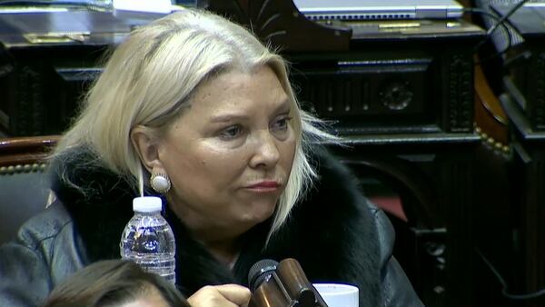 Elisa Carrió, durante la votación de la ley del aborto en Diputados