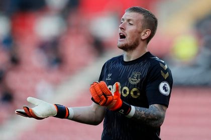 Jordan Pickford tuvo que reforzar la seguridad de su hogar después de recibir amenazas (REUTERS)