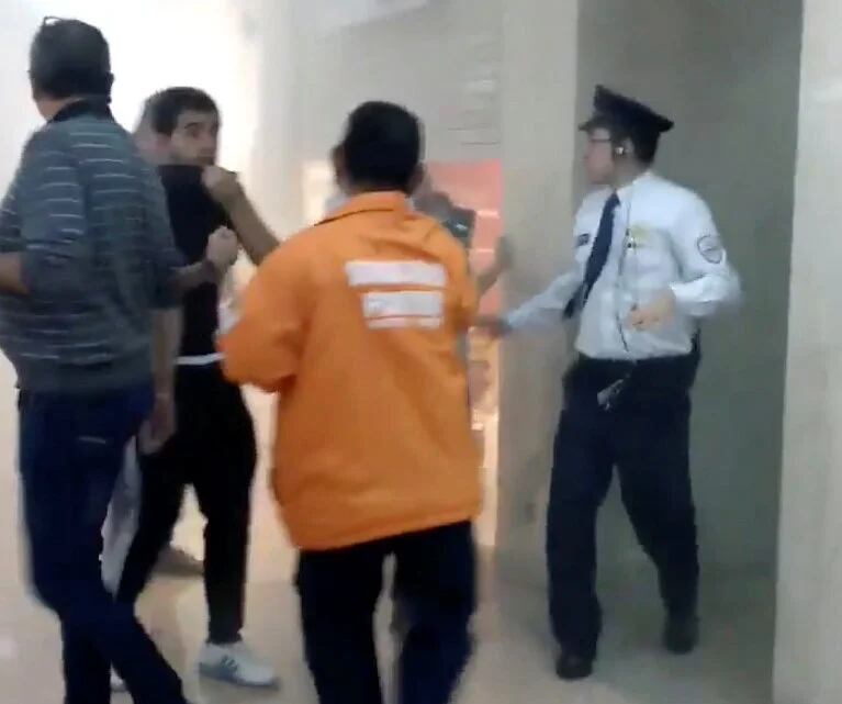 Momento posterior al estallido de la bomba en el centro comercial en Bogotá.