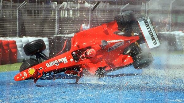 Michael Schumacher choca en el 2001 en Australian Grand